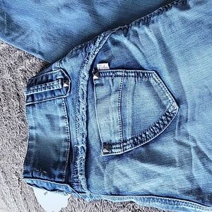 Skinny jeans  tush lifting size 7